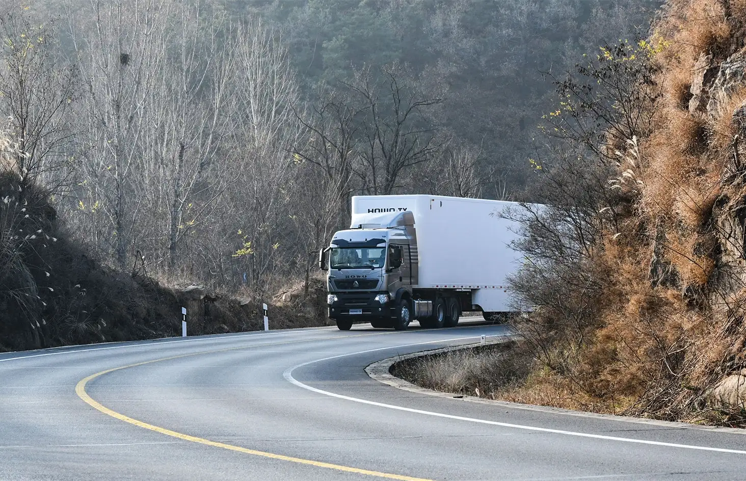 6 Wheeler HOWO Truck Specifications and Dimensions What is a 6 Wheeler Truck